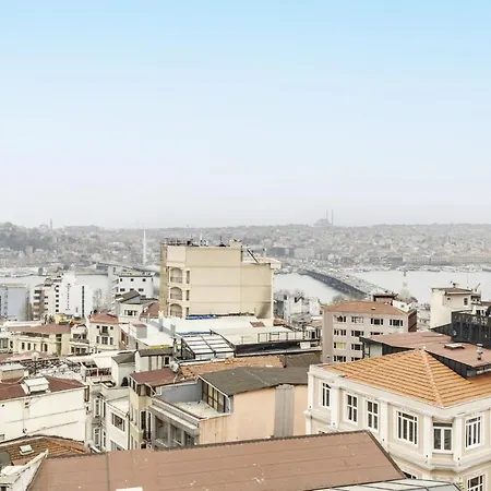 Cozy Flat With Gorgeous Sea View In Beyoglu 伊斯坦布尔